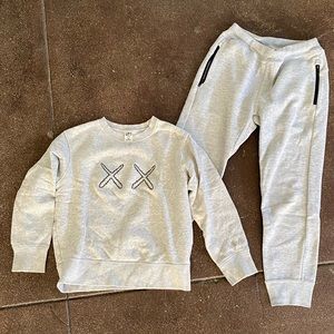 UNIQLO X Kaws Sweat Suit